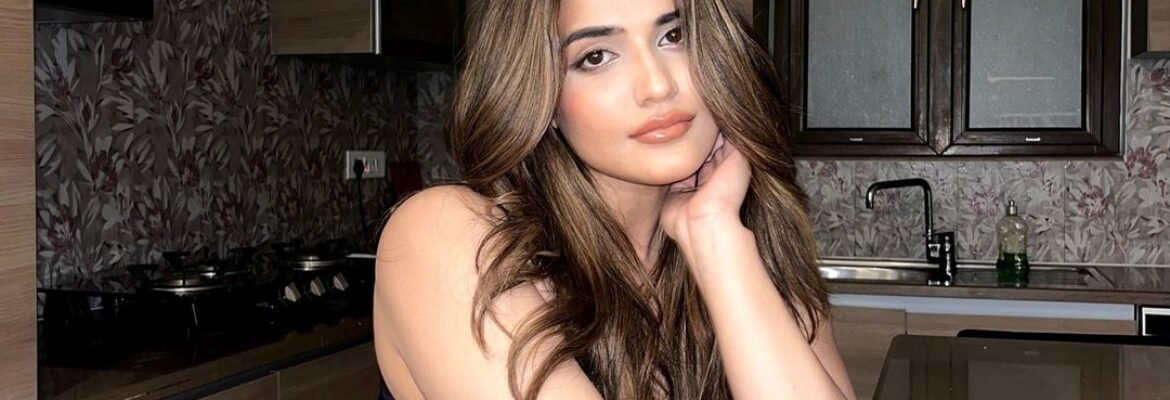 Call Girls In Mayur Vihar	☎↫ 9211479038↬{Delhi} At Your Doorstep