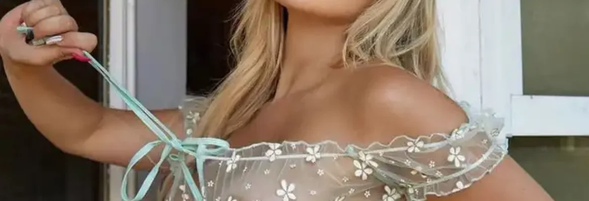 Low rate Call girls in Saket Delhi | 9899985641