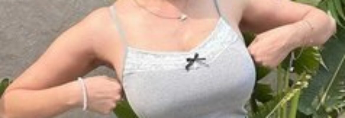 LOW PRICE  CALL GIRLS IN DELHI NCR 844>708>8065 Sarojini Nagar ESCORT SERVICE