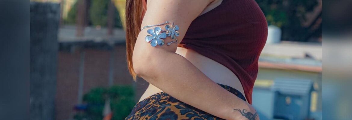 Call Girls in Tughlakabad Extension (Delhi) ℂall Girls ((9999429918)) Escort Service